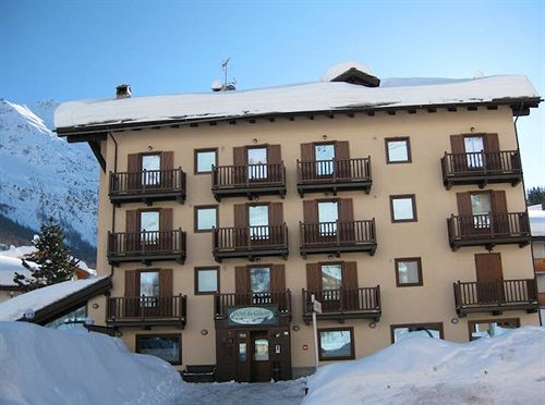 Du Glacier 3*